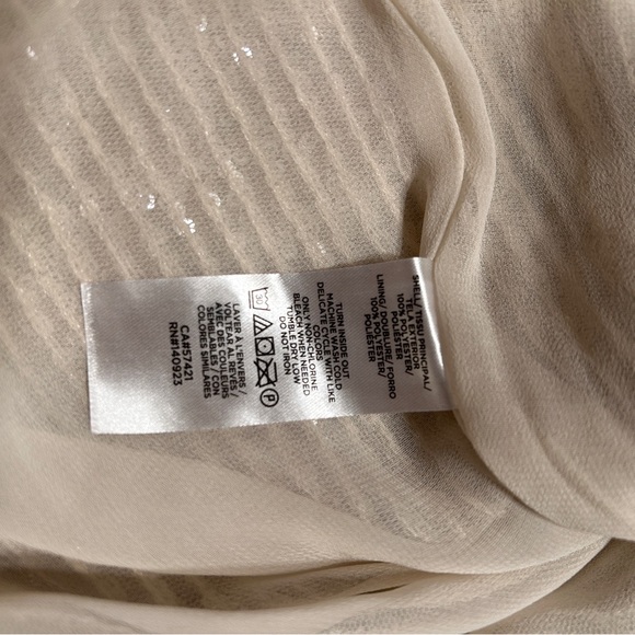 🪩✨NWT Loft Sequin V Neck Flutter Top in XS - Picture 7 of 7